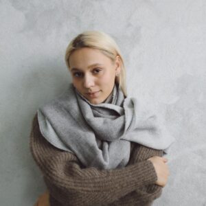 Kari wool scarf in grey