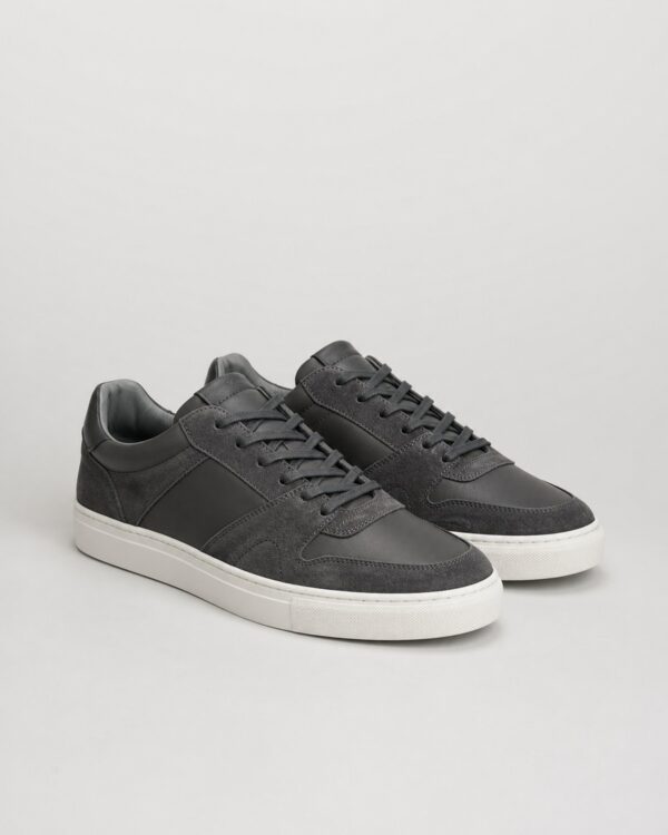 Travel Court Sneaker men's product image